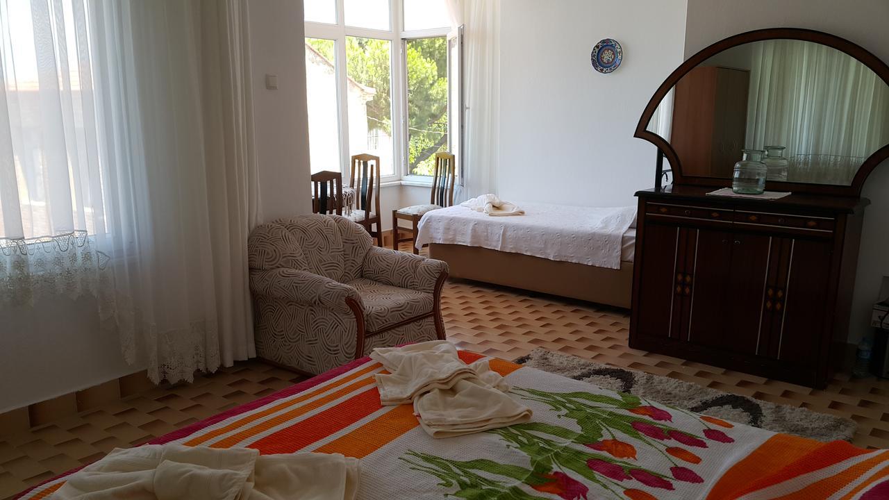 Ayvalik Pansiyon Buitenkant foto